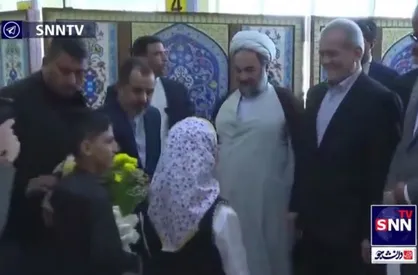 استقبال فرزندان شهید احمد علی رضا پور و عزت الله شاه میرزایی ازرئیس جمهور + فیلم