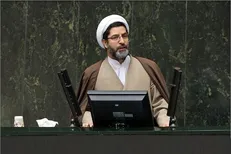 حسین زاده بحرینی: دولت مراقب بانک‌های خصوصی باشد/ بلاتکلیفی صندوق‌های بازنشستگی در برنامه وزرا