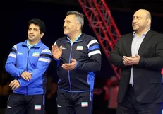 مدیرفنی آبی پوشان: می‌خواستم لباس استقلال را آتش بزنم
