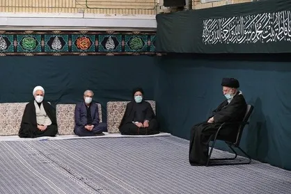 اولین شب مراسم عزاداری ایام شهادت حضرت فاطمه زهرا (س) با حضور رهبر انقلاب برگزار شد