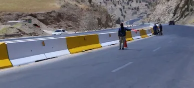 ایمن‌سازی محورهای منتهی به مرز مهران با نصب ۵.۵ کیلومتر نیوجرسی