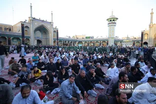 
مراسم تعویض پرچم گنبد حرم حضرت معصومه (س)