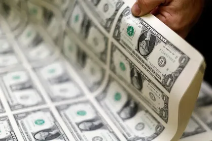 قیمت دلار ؛ سیر نرخ ها از پیش بینی متوهمانه تا روزمرگی ثبات