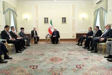 ایران و عمان مسئولیت سنگینی در قبال مسائل منطقه به دوش دارند/ اوضاع انسانی در یمن وخیم است؛ کشتار مردم باید متوقف شود