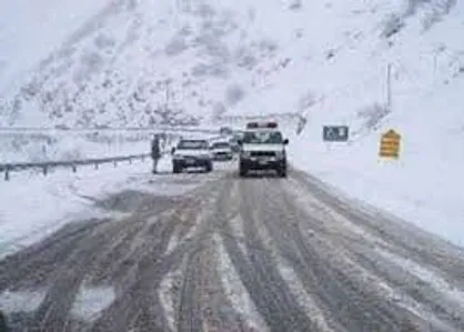 ترافیک در آزادراه کرج-تهران، کرج-قزوین/ ۹ استان میزبان برف هستند