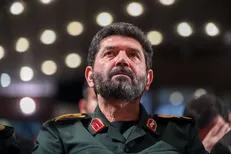 سردار حسن‌زاده: جهانیان از اراده ملت ایران متحیر شده‌اند / رزمندگان ما در میدان پوزه دشمن را به زمین مالیده‌اند و او را به زانو درآورده‌اند / ملت ما در خیابان‌ها اراده خود را به دشمن تحمیل می‌کنند + فیلم