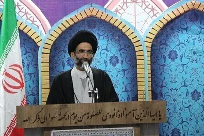 امام جمعه کاشان: اتحاد ۹۰ میلیونی و قوی شدن، راهکار اصلی مقابله با دشمن است