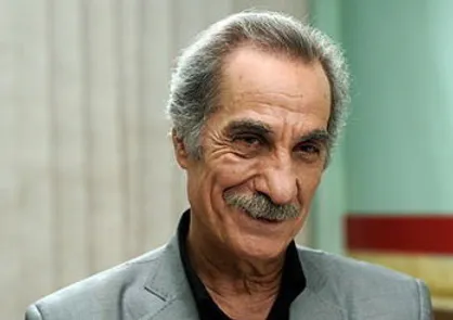 فیلم/ کنایه&zwnj;های سیاوش طهمورث به حسن روحانی در برنامه زنده
