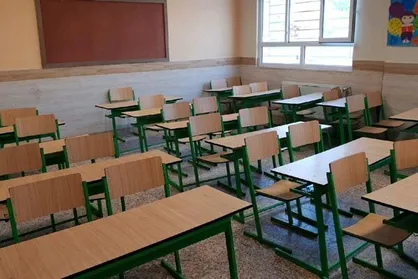 طاهرخانی: برنامه ساخت ۳۰۰ مدرسه دیگر در دستور کار دولت است