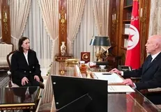 نخست وزیر تونس برکنار شد/ یک زن مامور تشکیل کابینه شد
