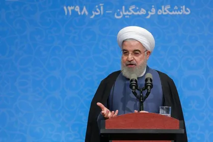 روحانی پس از ۶ سال بی توجهی به دانشگاه فرهنگیان به جمع دانشجویان کارمند آمد
