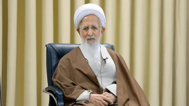 اشاره رهبر انقلاب به سخنان بغض‌آلود آیت‌الله جوادی آملی + فیلم