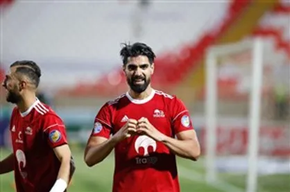 خطر از بیخ گوش هافبک تراکتور گذشت