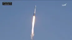 کاوشگر ناسا سفر برای اکتشاف قمر اروپا را آغاز کرد