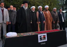 اقامه نماز بر  پیکر آیت‌الله امامی کاشانی توسط رهبر انقلاب