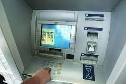 مشکل سقف برداشت وجه از خودپرداز&zwnj;ها در مرز