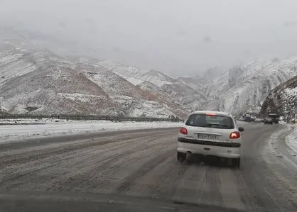 بارش برف و باران در محورهای منتهی به شمال کشور