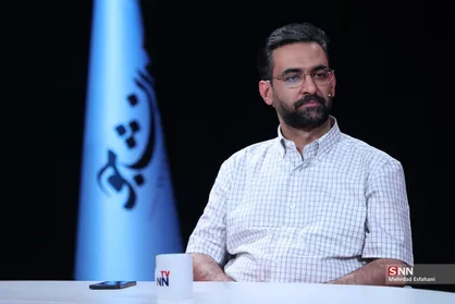 آذری جهرمی: پزشکیان جواب تلفن من را نمی&zwnj;دهد! /وزرای دولت بعد از گرفتن مسئولیت گوششان سنگین شده و جواب تلفن نمی&zwnj;دهند + فیلم
