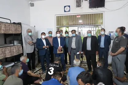 مدیرکل زندان های استان تهران پای درددل مددجویان ورامین نشست