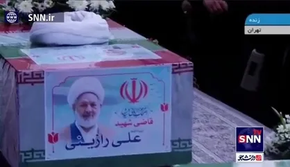 قرائت پیام رهبر انقلاب به مناسبت شهادت حجج اسلام رازینی و مقیسه در مراسم تشییع