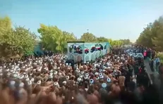 نمایی متفاوت از تشییع باشکوه پیکر «آقای شهید ایران» در حلقه قلوب خیل عظیم مردم عزادار قم؛ سه‌شنبه هفته گذشته از مسجد مقدس جمکران تا حرم مطهر حضرت معصومه (س)