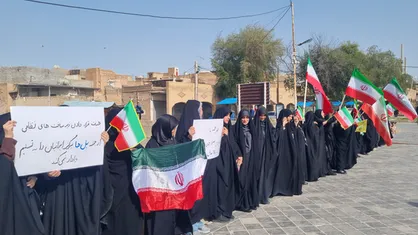 دانشجویان دزفولی ثابت قدم در پل تاریخی ماندند + فیلم