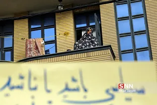 در حاشیه تجمع مردم مشهد در اعتراض به اقدامات اخیر رئیس جمهور آمریکا