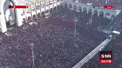 مصلی تهران پیش از آغاز نماز بر پیکر رهبر شهید انقلاب مملو از جمعیت شد