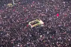 امشب؛ روایتی دیده‌نشده از دیدار خانواده‌ شهدای مدافع حرم با رهبر انقلاب + فیلم