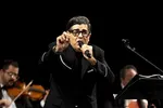 نسرت «راز و نیاز» سالار عقیلی خواننده موسیقی سنتی ایران شب گذشته ۲۵ بهمن در چهلمین جشنواره بین‌المللی موسیقی فجر در تالار وحدت برگزار شد.

این کنسرت با اجرای «با تو نگفته بودم» آغاز شد و سپس سالار عقیلی عنوان کرد: خوشحالم که امشب در خدمت شما هستم. در آغاز قطعه «حانیه» (با تو نگفته بودم) را تقدیم کردم که از ساخته های هنرمند خوب کشورمان فرید سعادتمند است.

کنسرت «راز و نیاز» با اجرای «ایران جوان» با شعری از زنده‌یاد بیژن ترقی به پایان رسید.