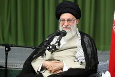 رهبر انقلاب: راجع به زبان فارسی حقیقتاً نگرانم
