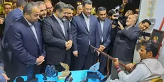 بازدید وزیر ارشاد از نمایشگاه دستاورد‌های هفته فرهنگی خراسان‌جنوبی