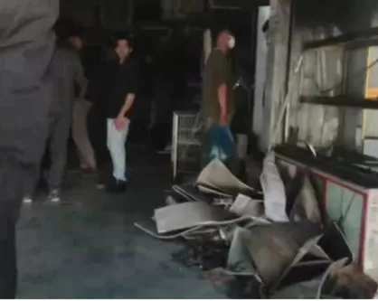 خسارت ۱۰۰ درصدی به یک پاساژ در دره&zwnj;شهر / صاحبان ۷ واحد تجاری متضرر شدند