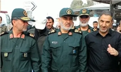 حضور سردار سلامی در مناطق زلزله زده کرمانشاه