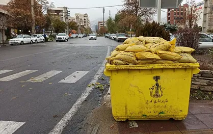 تعبیه کیسه&zwnj;های شن و ماسه در معابر و خیابان&zwnj;های تهران