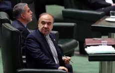حرکت مشکوک سلطانی‌فر برای فرار از استیضاح+عکس