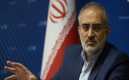 سکوت خواص در حوادث اخیر که جبهه حق و باطل کاملاً روشن است جای تامل دارد