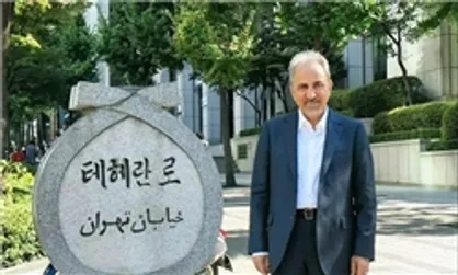نجفی: ۳ ماه است جایی نرفته&zwnj;ام/آقای شهردار! سئول و مشهد سفر نیست؟+عکس