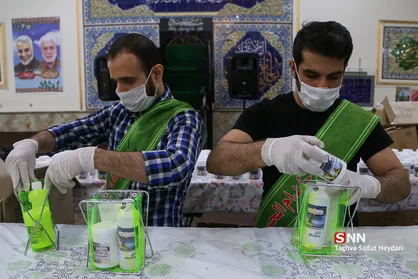 دانشجویان همدانی ۱۱۰ بسته بهداشتی به مدافعان سلامت هدیه کردند
