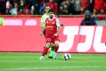 گل اول پرسپولیس به ذوب آهن توسط محمد عمری