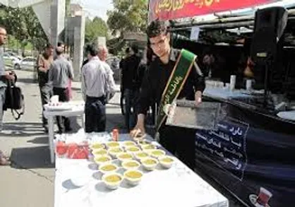 موکب دانشجویان مقاومت در پایانه مرزی چذابه پذیرای زائران اربعین است