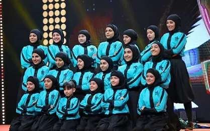 به&zwnj;صدا در آمدن زنگ طلایی برای اجرای گروه &laquo;ستاره هشتم&raquo; در عصرجدید