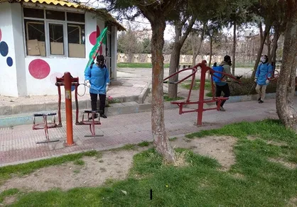 دانشجویان واحد بروجرد برخی از معابر این شهرستان را ضدعفونی کردند