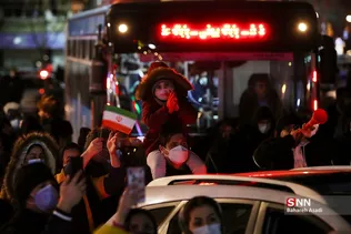 شادی مردم تهران پس از صعود تیم ملی فوتبال به جام جهانی