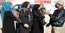 بازگشت ۱۰ خانواده سوری از مرز اردن به منازل خود در حمص