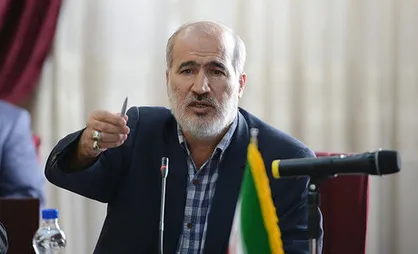 عزیزمحمدی: دولت و مجلس کاری نکنند که فوتبال تعلیق شود