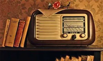از نظر رهبر انقلاب کدام برنامه رادیو کم نظیر است؟