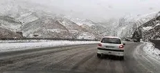 گسترش برف و باران در جاده‌های خراسان رضوی
