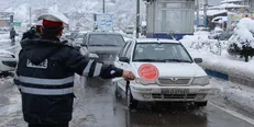 بارش برف و باران در محور‌های ۱۱ استان کشور