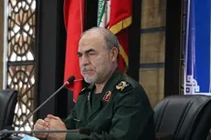 قله‌بینی بصیرت می‌خواهد / باید با امیدواری حرکت کنیم